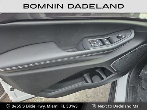 Used 2022 Jeep Grand Cherokee L Laredo image 15