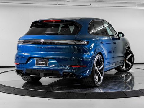 New 2026 Porsche Cayenne GTS image 7