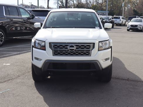 Used 2023 Nissan Frontier SV w/ Technology Package image 3