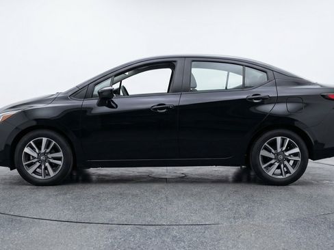 Used 2025 Nissan Versa SV image 5