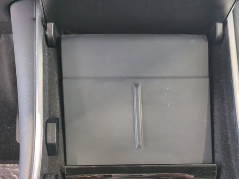 Used 2020 Tesla Model Y Long Range image 25