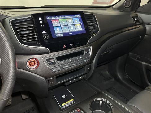 Certified 2024 Honda Passport TrailSport image 28
