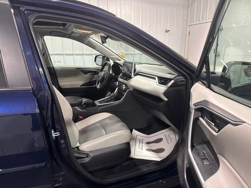 Used 2021 Toyota RAV4 XLE Premium AWD/4WD image 12