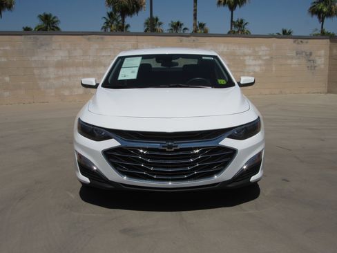 Used 2025 Chevrolet Malibu LS FWD image 3