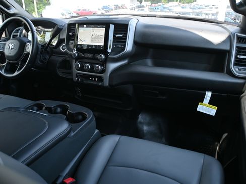 Used 2024 RAM 3500 Tradesman w/ Chrome Appearance Group image 20