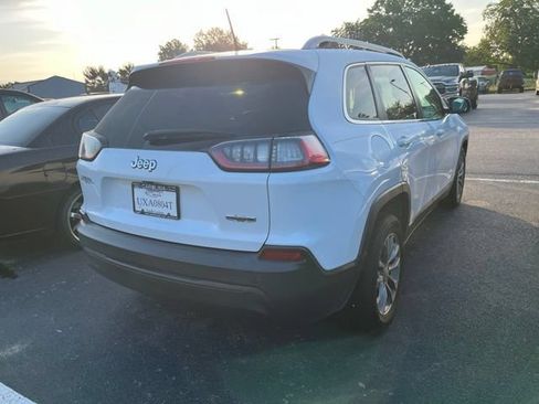 Used 2019 Jeep Cherokee Latitude Plus FWD image 3