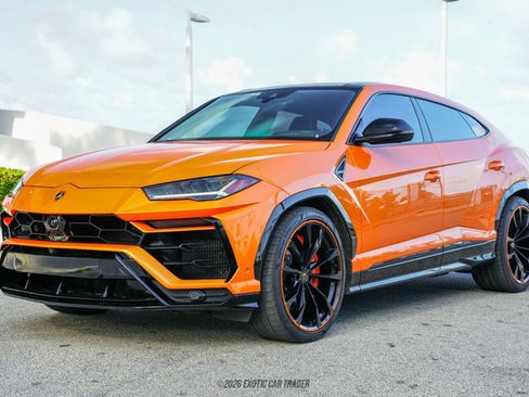 Used 2022 Lamborghini Urus image 14
