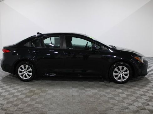 Used 2020 Toyota Corolla LE image 7