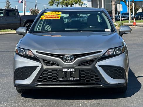 Used 2022 Toyota Camry SE image 10