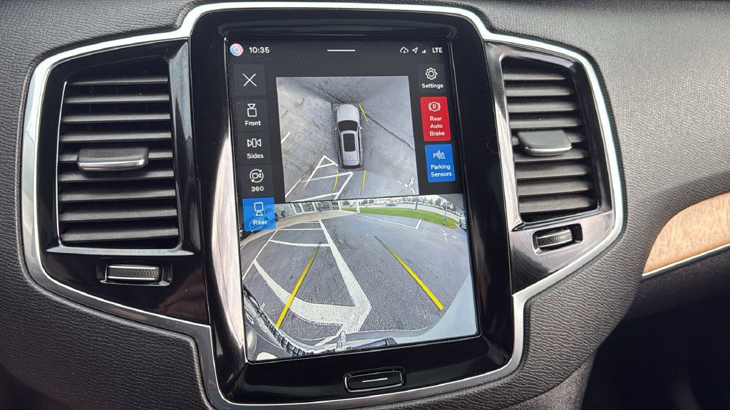Certified 2025 Volvo XC90 T8 Plus AWD/4WD image 18