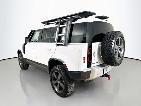 Used 2025 Land Rover Defender 110 S AWD/4WD image 7