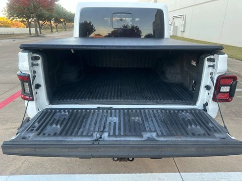 Used 2020 Jeep Gladiator Overland image 11