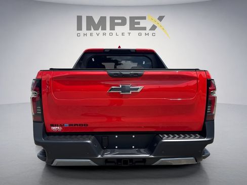 Used 2026 Chevrolet Silverado EV Trail Boss AWD/4WD image 4