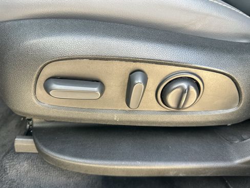 Used 2023 Buick Enclave Essence FWD image 11