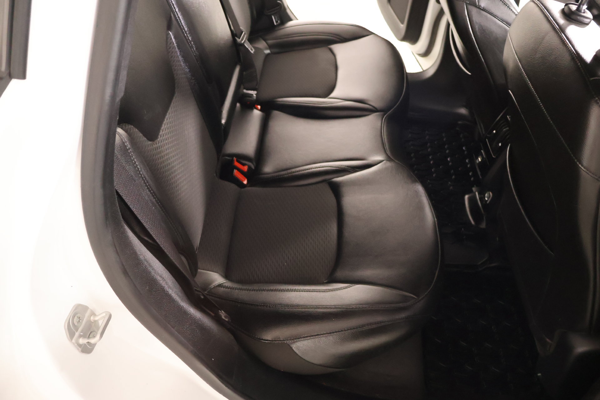 Used 2022 Jeep Compass Latitude FWD image 13