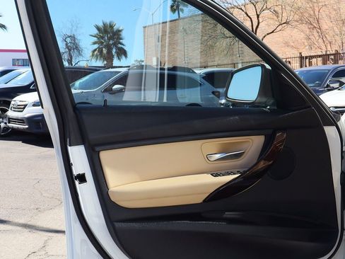 Used 2017 BMW 320i Sedan image 36