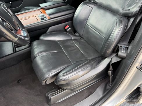 Used 2020 Lincoln Navigator Reserve image 11