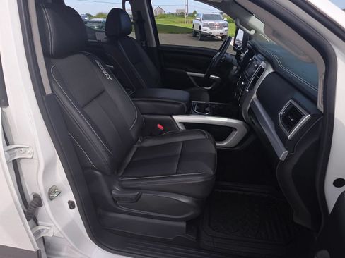 Used 2018 Nissan Titan PRO-4X w/ Pro-4x Utility Package AWD/4WD image 10