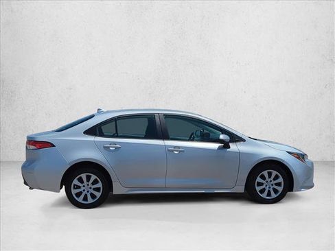 Used 2024 Toyota Corolla LE FWD image 4