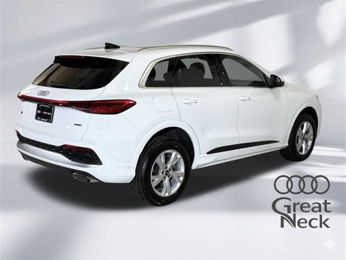 Used 2025 Audi Q5 Premium w/ Convenience Package image 10