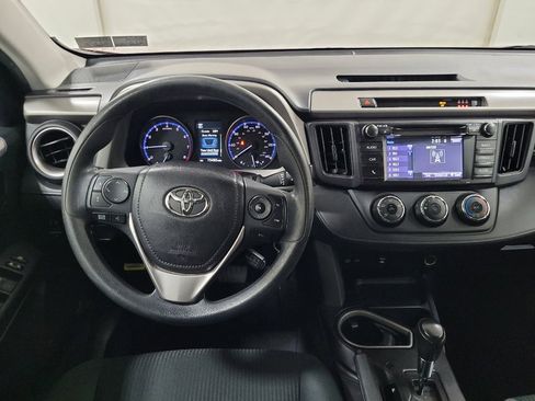 Used 2018 Toyota RAV4 LE image 22