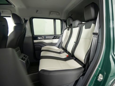 Used 2025 INEOS Grenadier Station Wagon AWD/4WD image 34