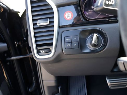 Certified 2023 Porsche Cayenne GTS AWD/4WD image 34