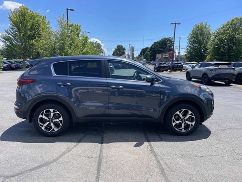 Used 2022 Kia Sportage LX AWD/4WD image 8