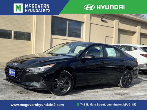 Certified 2023 Hyundai Elantra SEL w/ Winter Weather Package image 1