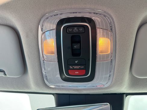 Used 2024 Hyundai Elantra SEL w/ Convenience Package FWD image 11