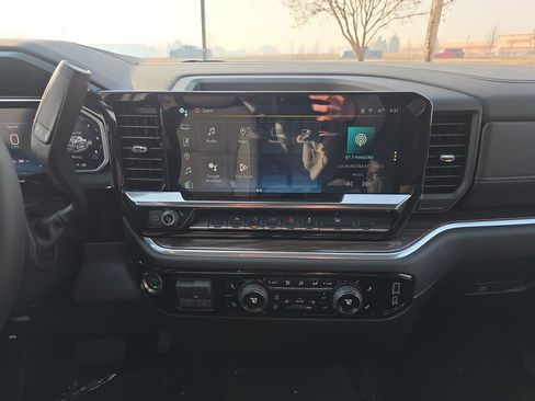 New 2026 Chevrolet Silverado 1500 LT image 18