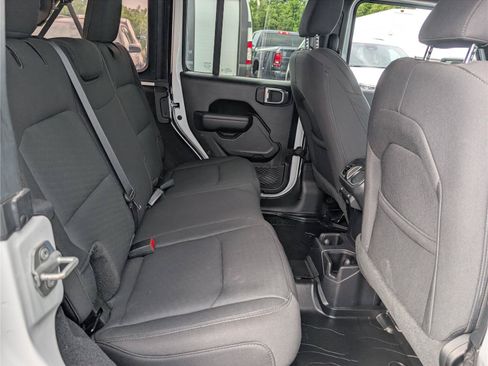 Used 2022 Jeep Wrangler Unlimited Sport AWD/4WD image 12