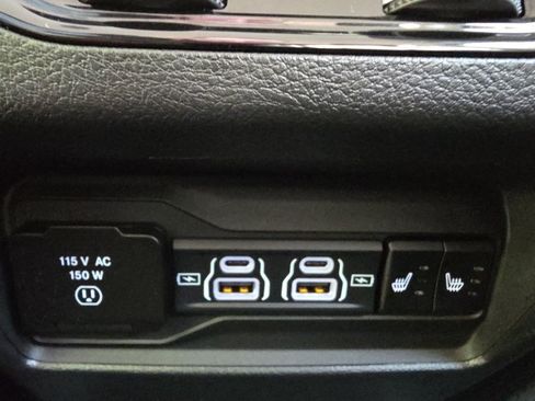 Used 2023 Jeep Grand Cherokee Limited w/ Luxury Tech Group II RWD image 46