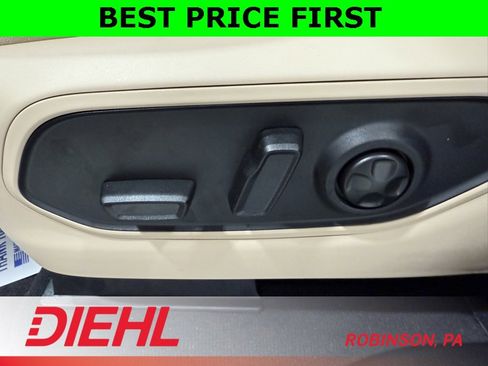 New 2025 Jeep Grand Cherokee Limited w/ Black Appearance Package image 21