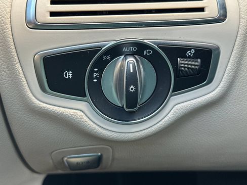 Used 2018 Mercedes-Benz C 300 Sedan image 30