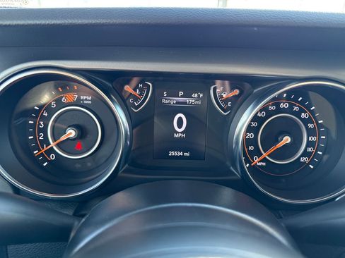 Used 2022 Jeep Wrangler Unlimited Willys image 17