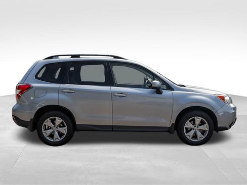 Used 2016 Subaru Forester 2.5i Premium AWD/4WD image 3