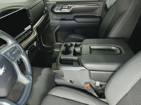 Used 2025 Chevrolet Silverado 1500 LT AWD/4WD image 18