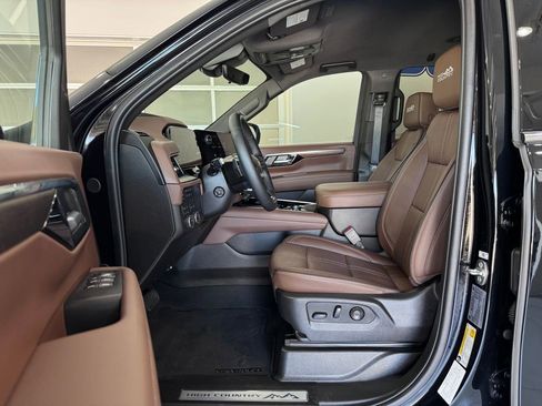 Certified 2025 Chevrolet Tahoe High Country AWD/4WD image 15