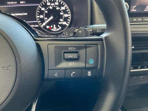 Used 2023 Nissan Rogue SV image 14