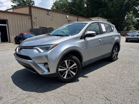 Used 2017 Toyota RAV4 XLE FWD image 1