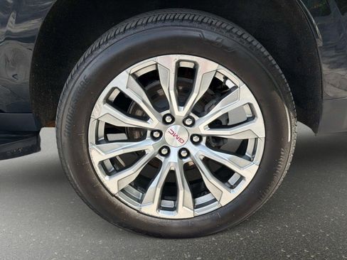 Used 2023 GMC Yukon XL Denali AWD/4WD image 17
