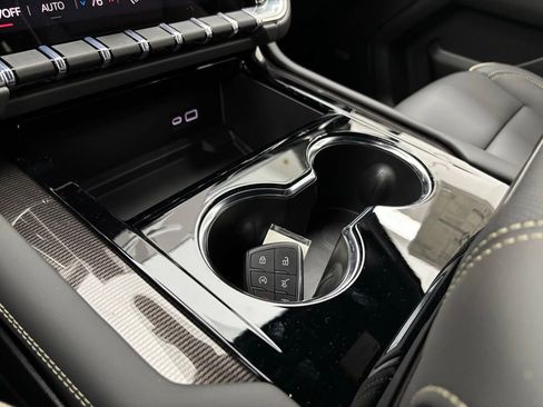 New 2026 GMC Yukon XL Elevation w/ LPO, Elevation Black Package image 31