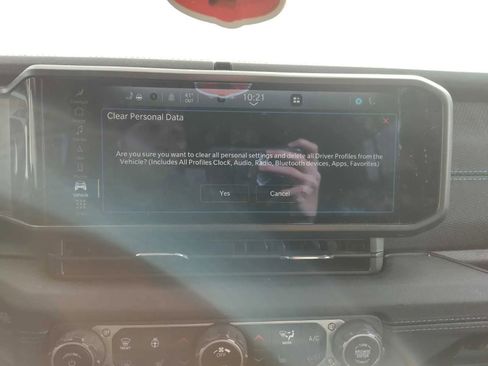 Used 2024 Jeep Wrangler Unlimited Rubicon 4xe w/ Technology Group AWD/4WD image 17