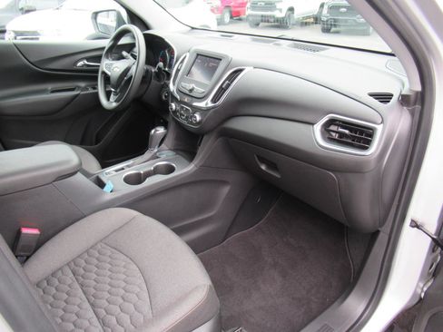 Used 2020 Chevrolet Equinox LT FWD image 11