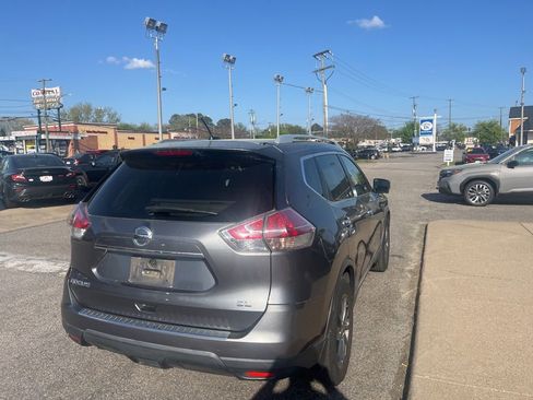 Used 2015 Nissan Rogue SL w/ SL Premium Package image 4
