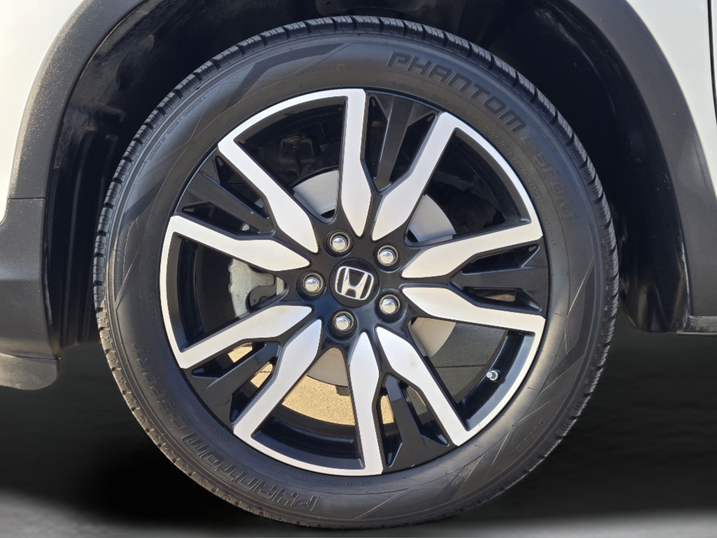 Used 2019 Honda Pilot Touring image 33