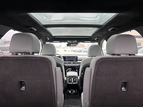 Used 2025 Kia Sorento SX Prestige w/ Sage Leather Package image 12