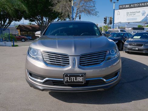 Used 2016 Lincoln MKX Select w/ Select Plus Package FWD image 2