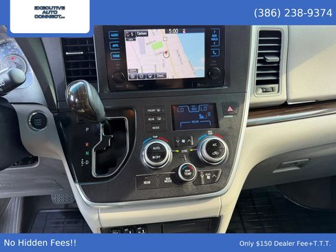 Used 2017 Toyota Sienna XLE Premium FWD image 24